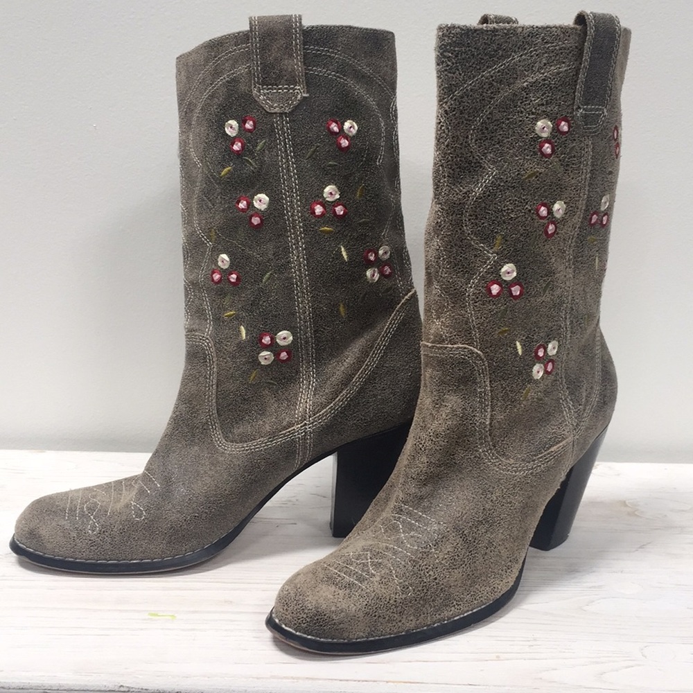 Seychelle’s cowgirl boots Ash grey size 8